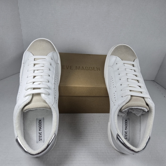 Steve Madden Rezume White and Silver Star Sneakers with Suede  Size Women's 10 - Picture 3 of 11
